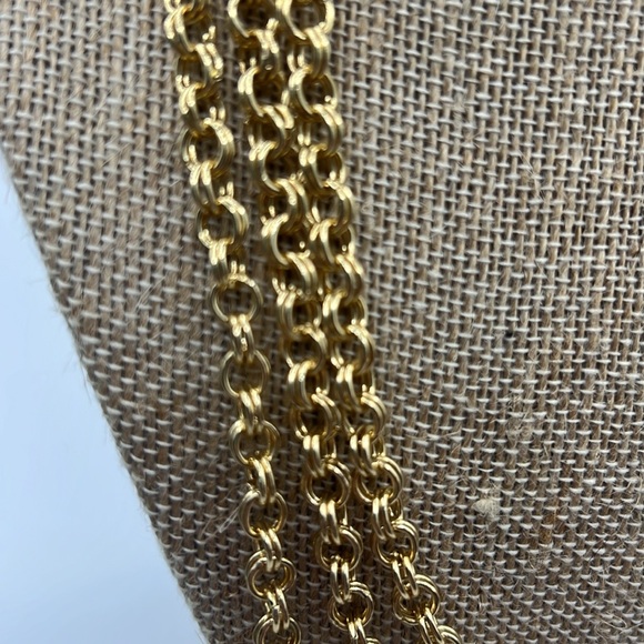 Triple Chain Gold Necklace. - Picture 2 of 6